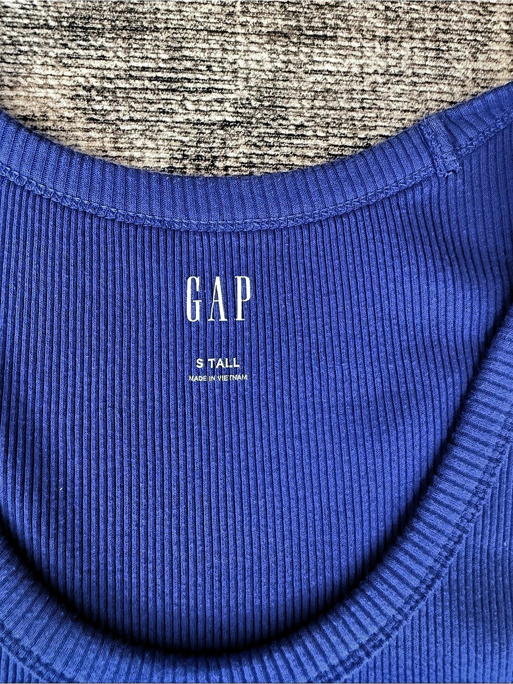 GAP Ribbed Tank Top - Picture 2 of 2